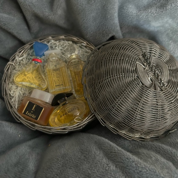 5 1980s Vintage Mini Parfums Gucci Liz Claiborne Anne Klein Krizia Ysatis Givenc - Picture 1 of 3